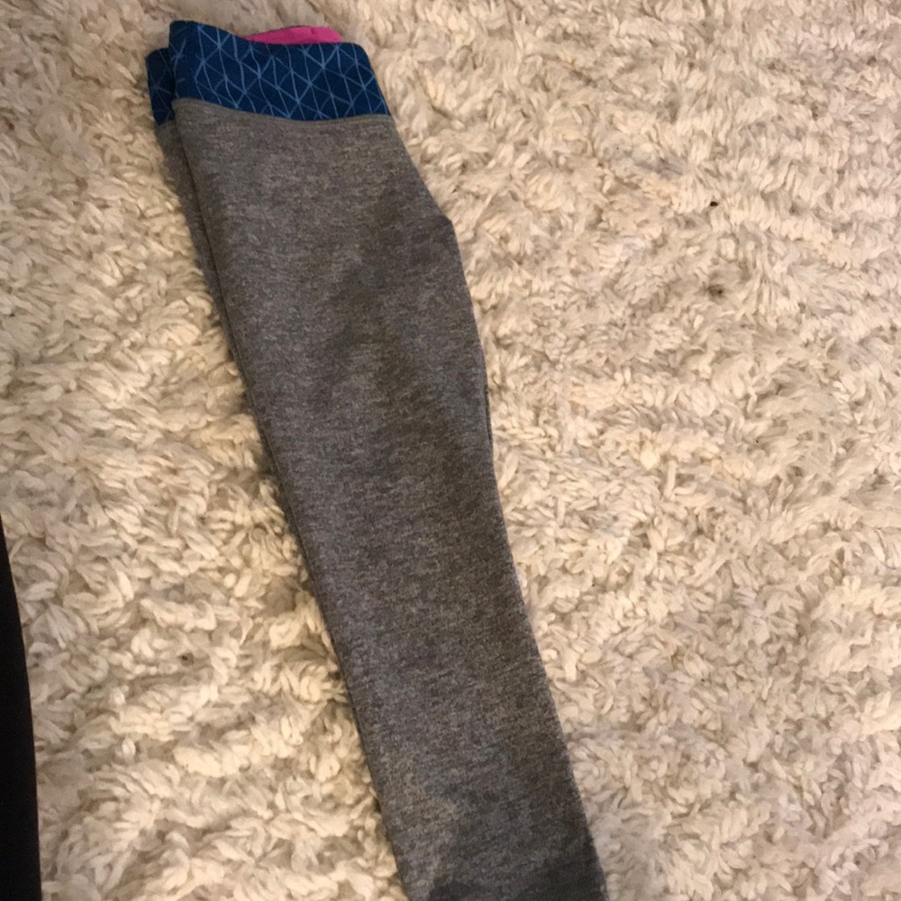 IVIVVA CROPPED GREY LEGGINGS